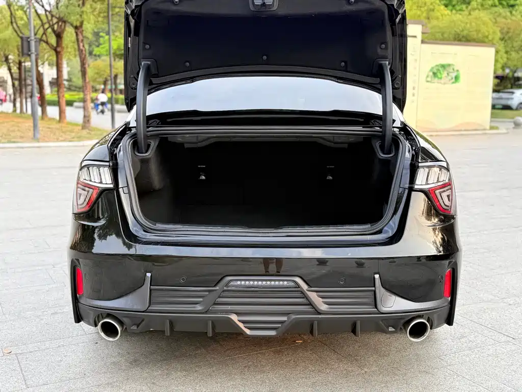 Lynk & Co 03 2022 2.0TD DCT Pro купить на сайте DeffCars
