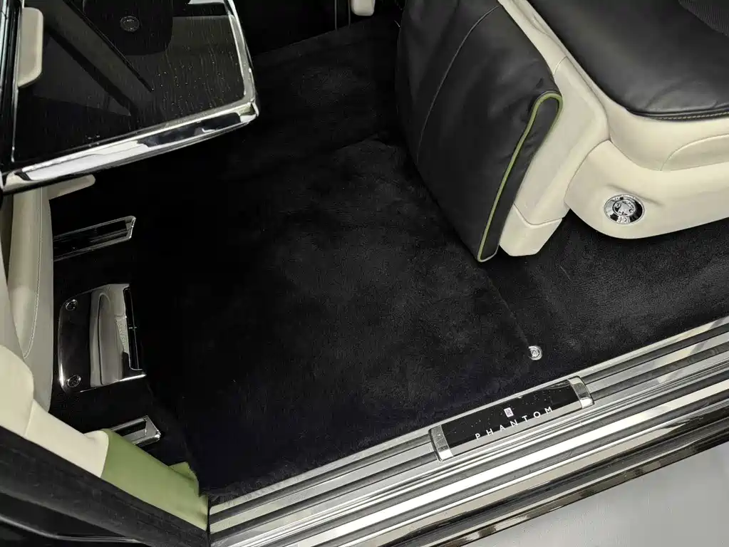 Phantom 2018 6.7T long wheelbase version купить на сайте DeffCars
