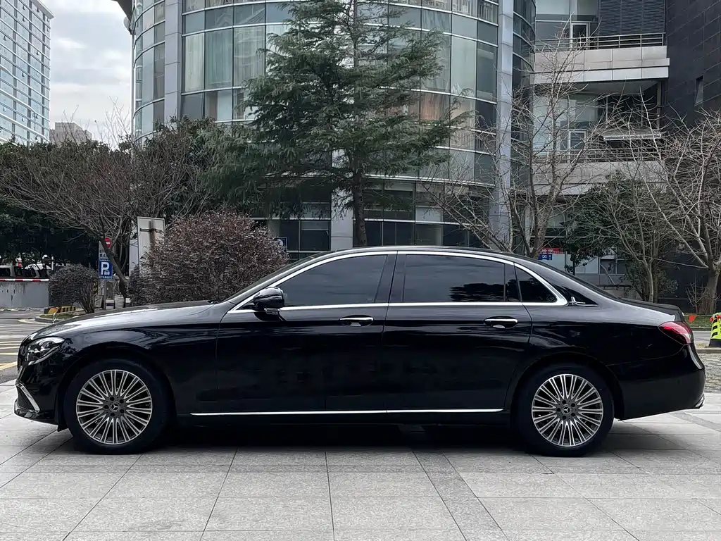 Mercedes-Benz E-Class 2023 E 300 L Luxury Model купить на сайте DeffCars