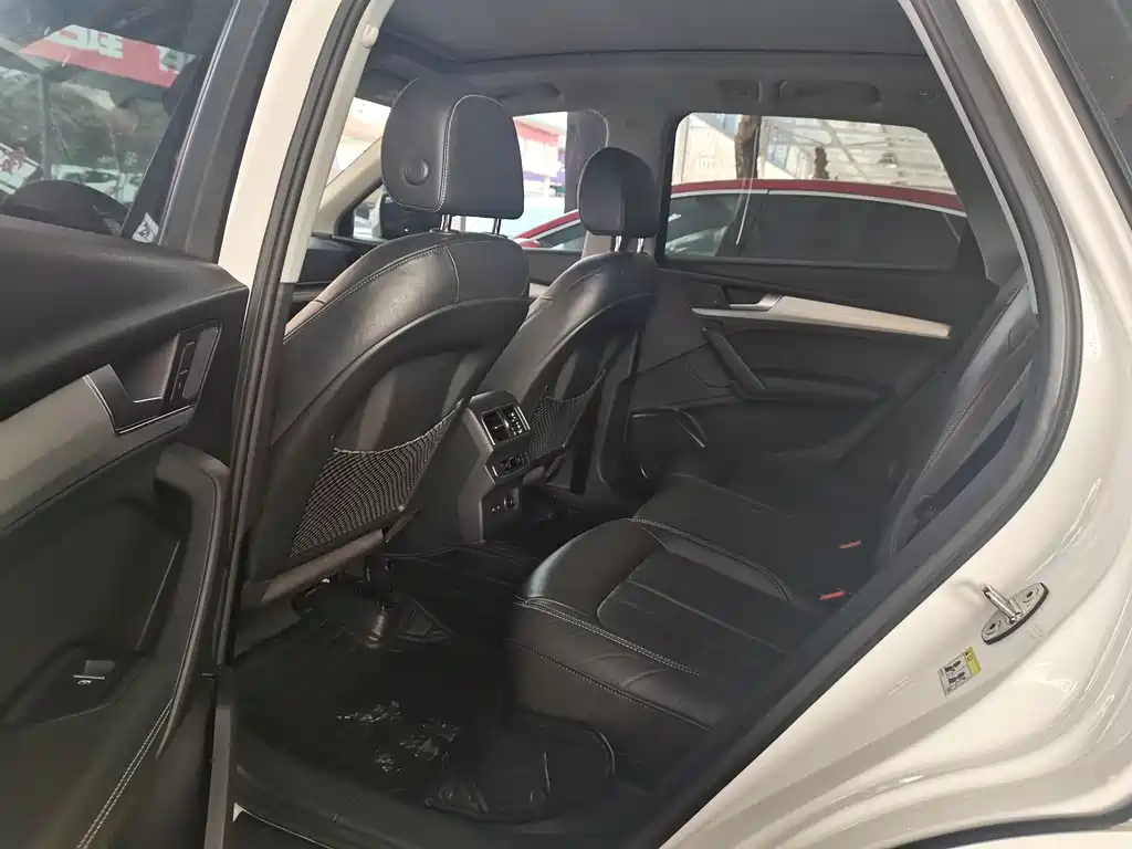 Audi Q5L 2020 40 TFSI enjoys fashionable style купить на сайте DeffCars