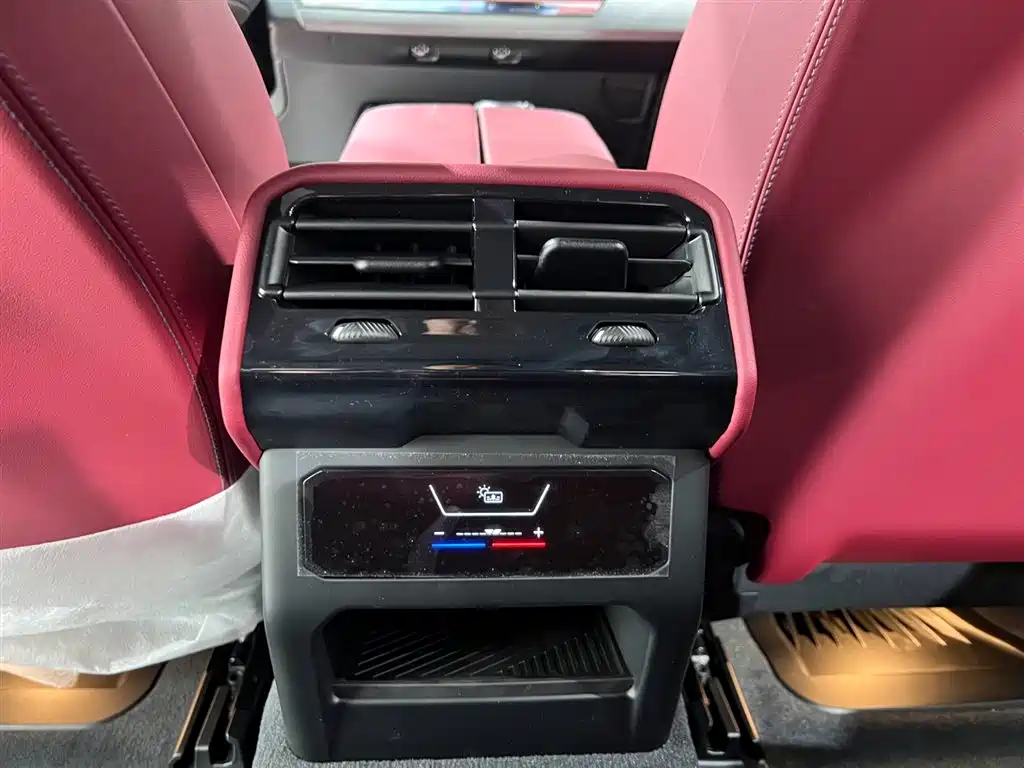 BMW 5 Series 2025 530Li Leading M Sports Package купить на сайте DeffCars