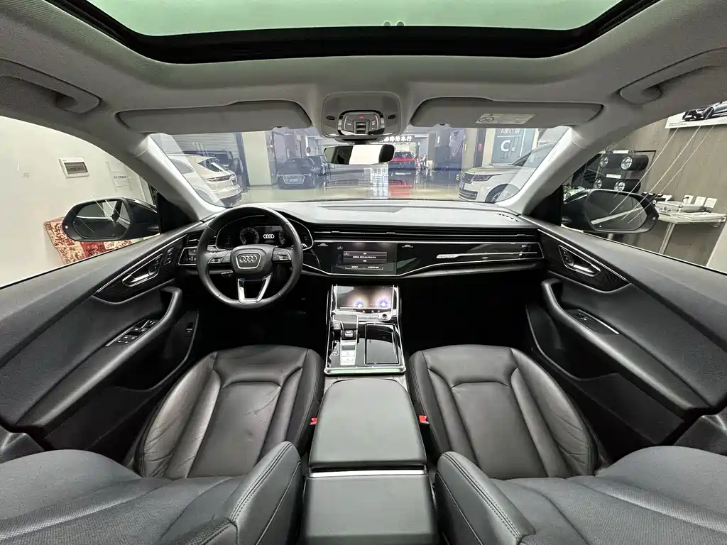 Audi Q8 2022 45 TFSI luxury and dynamic model купить на сайте DeffCars
