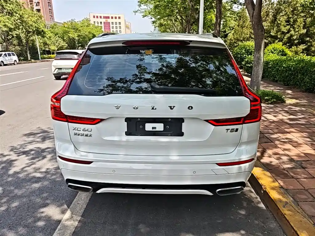 Volvo XC60 2021 T5 four-wheel drive Zhiyuan Sport Edition купить на сайте DeffCars