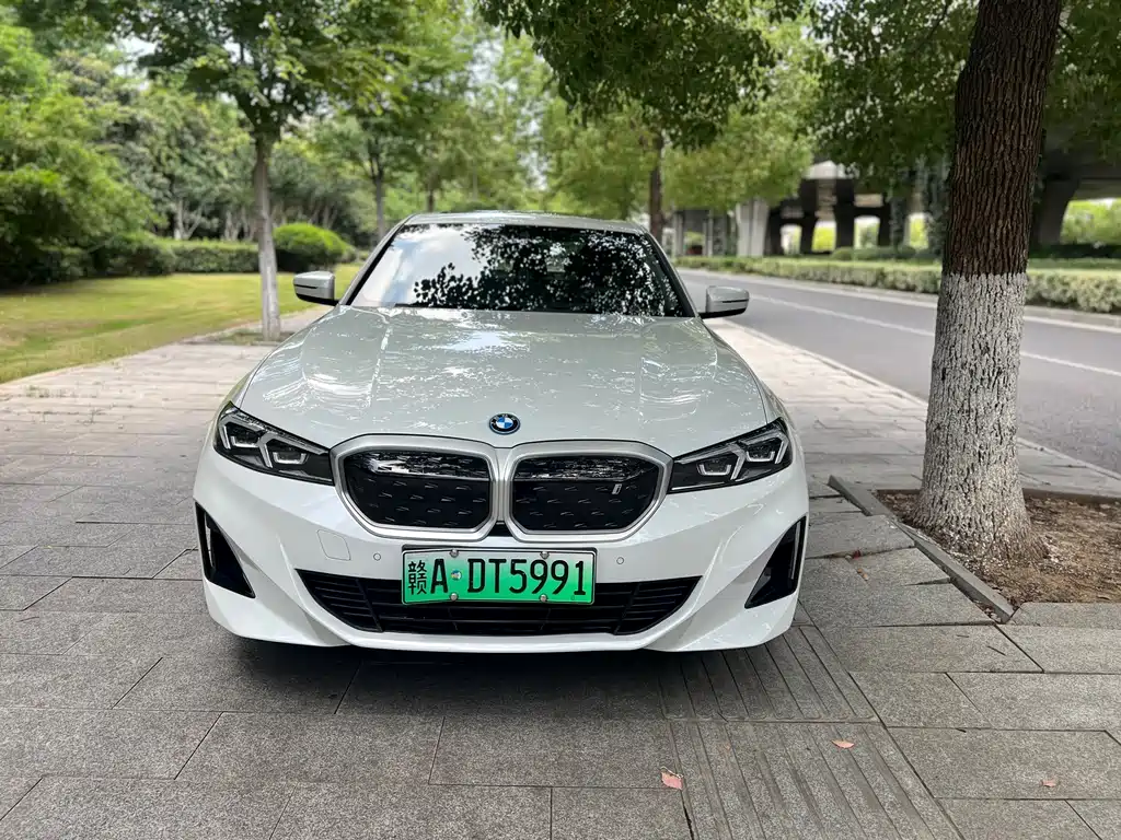 BMW i3 2024 eDrive 35 L купить на сайте DeffCars