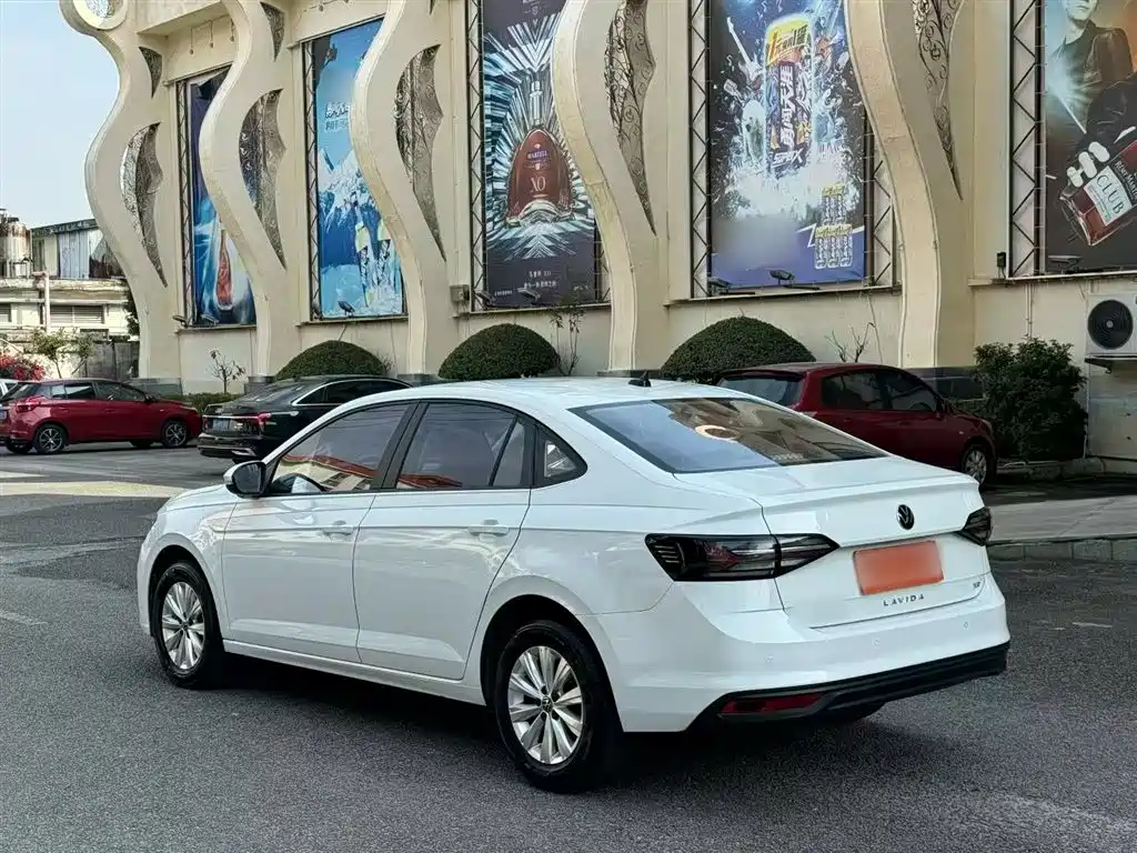 Lavida 2023 1.5L automatic Deyi version купить на сайте DeffCars