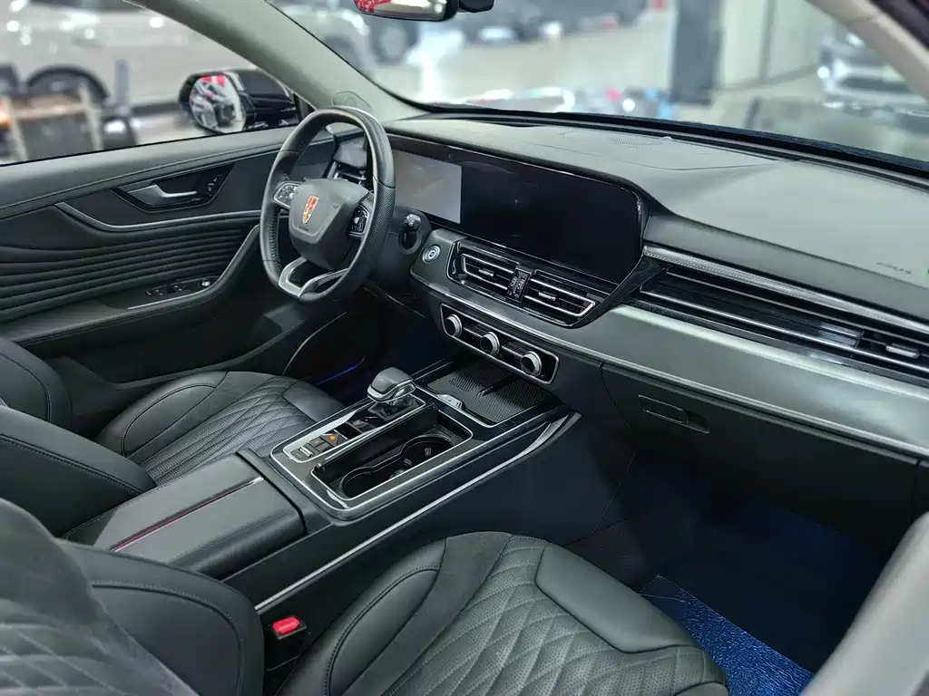 Red Flag Hongqi HS5 2023款 2.0T 旗享Pro版 купить на сайте DeffCars