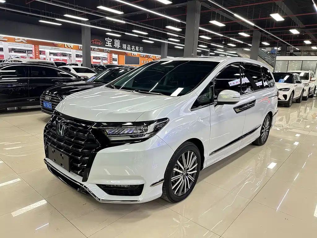 Alison 2024 2.0L e:HEV Deluxe Edition купить на сайте DeffCars