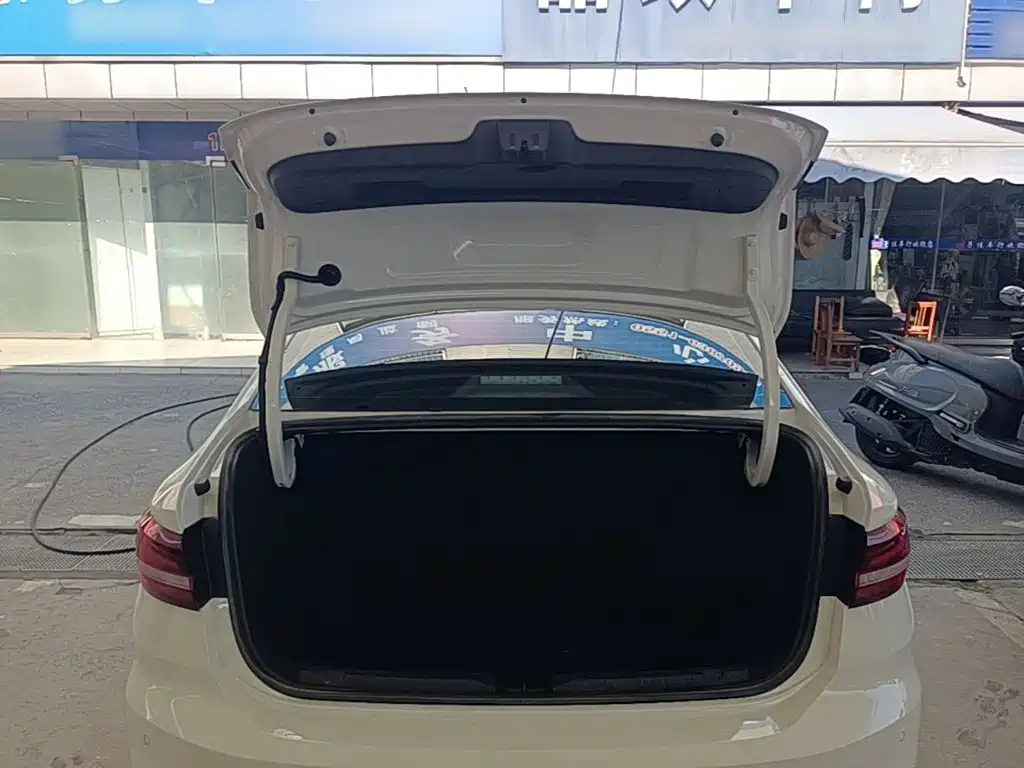 Lavida 2023 facelift 1.5L automatic starry sky 5 million version купить на сайте DeffCars