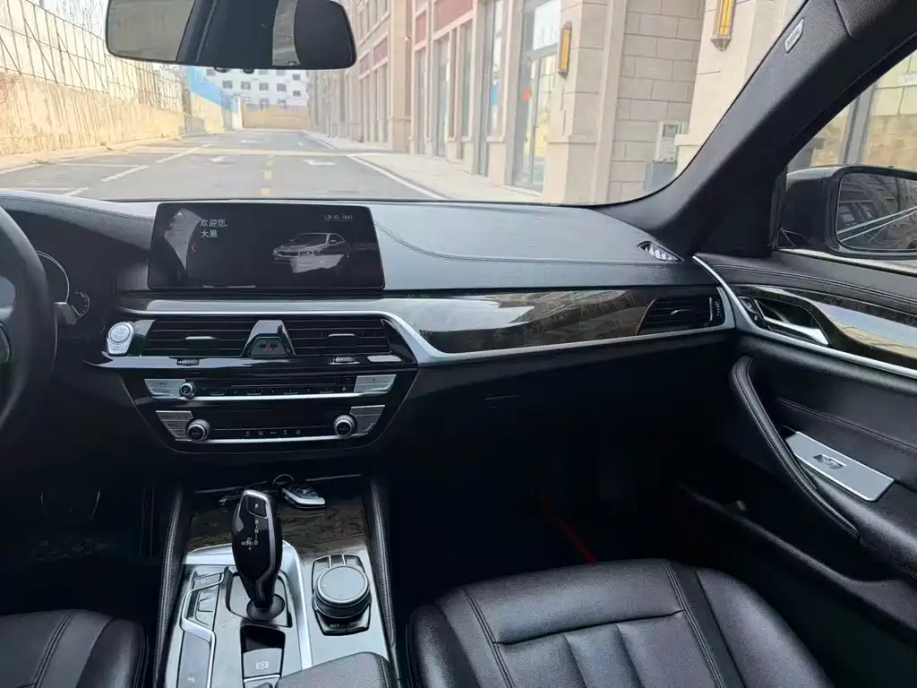 BMW 5 Series 2018 525Li M Sports Package купить на сайте DeffCars