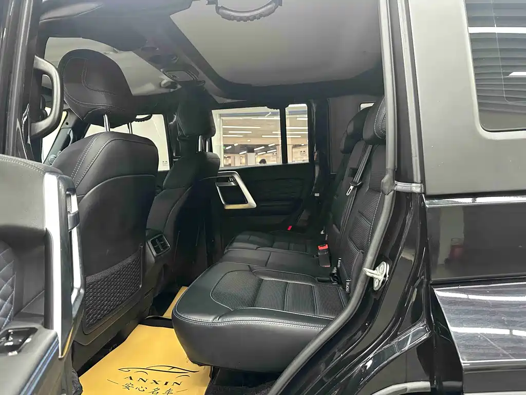 Beijing off-road BJ40 2020 2.0T automatic four-wheel drive city hunter version knight type купить на сайте DeffCars
