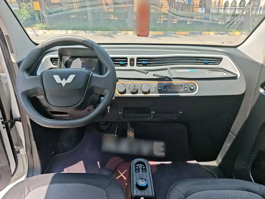 Hongguang MINIEV 2020 Yuexiang model lithium iron phosphate купить на сайте DeffCars