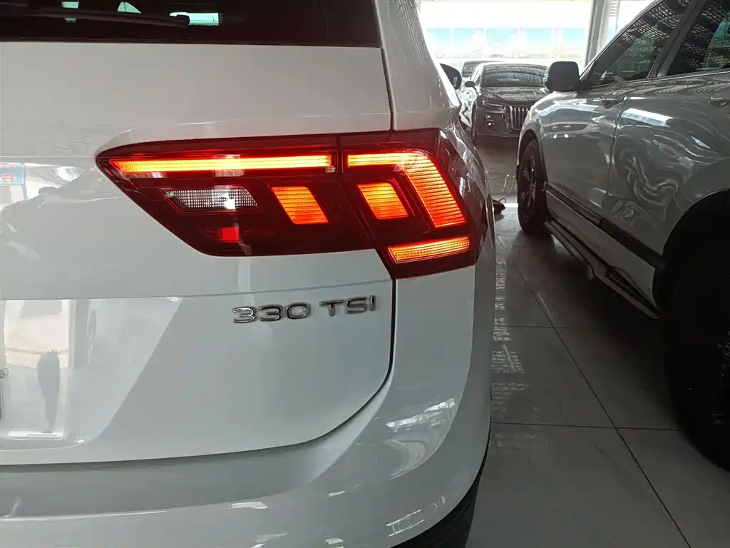 Tiguan L 2023 330TSI automatic two-wheel drive comfort version купить на сайте DeffCars