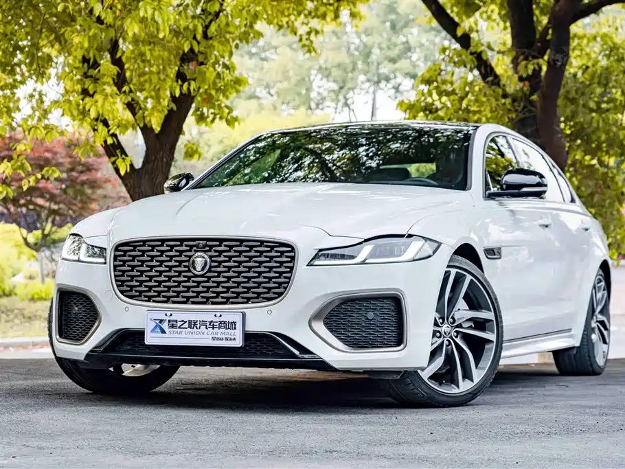 Jaguar XFL 2024 2.0T P300 four-wheel drive flagship sports gold version купить на сайте DeffCars
