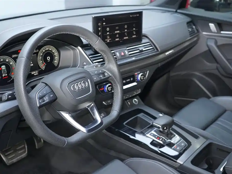 Audi Q5L 2024 45 TFSI luxury and dynamic model купить на сайте DeffCars