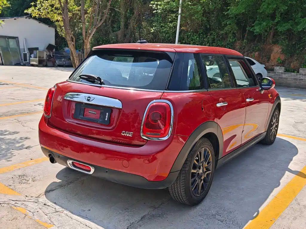 Mini 2016 1.2T one avant-garde five-door edition купить на сайте DeffCars