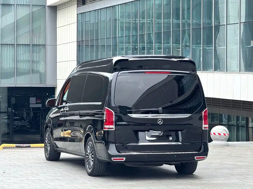 Mercedes-Benz V-Class 2018 V 260 L Premium Extended Edition National VI купить на сайте DeffCars