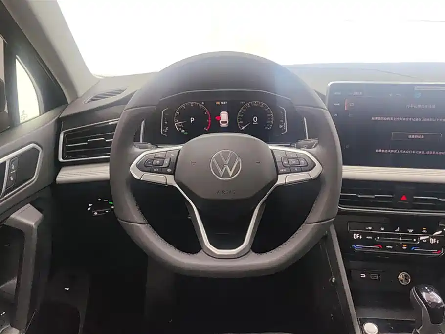 Tiguan L 2025 Outstanding Model 300TSI Automatic Two-wheel Drive Dragon Edition купить на сайте DeffCars