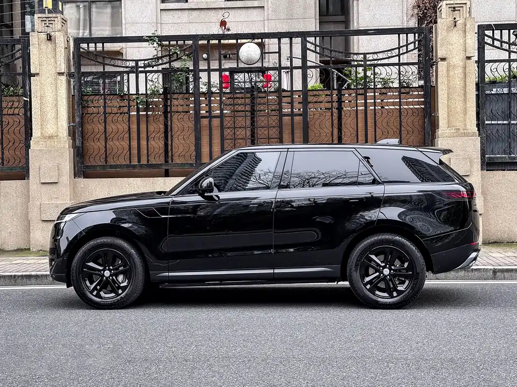 Range Rover Sport 2023 360PS S купить на сайте DeffCars
