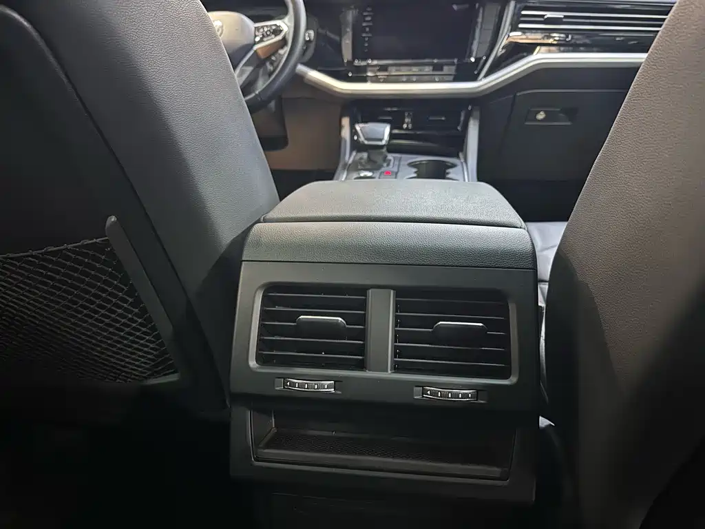 Touareg 2021 2.0TSI Pilot Special Edition купить на сайте DeffCars