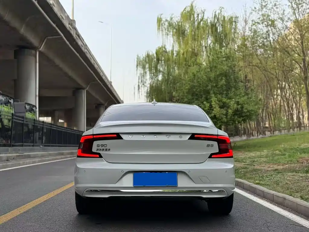 Volvo S90 2024 B5 Zhiyuan Luxury Edition купить на сайте DeffCars