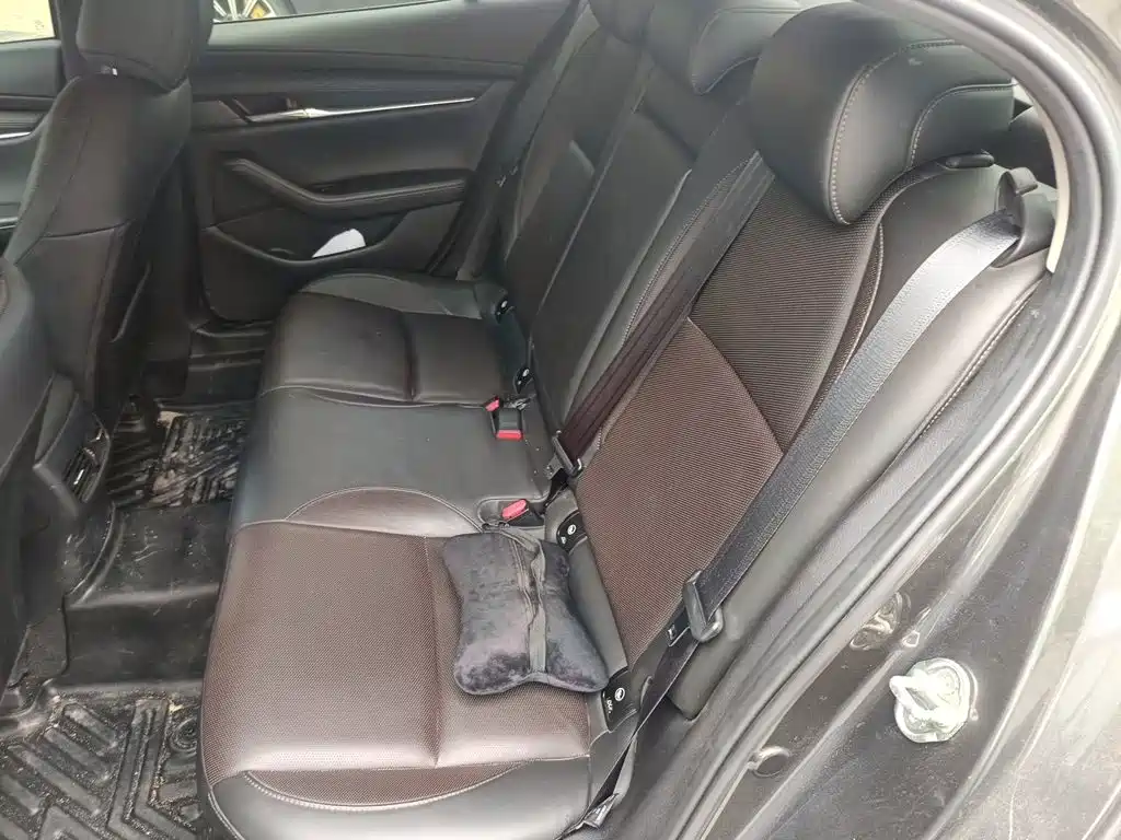 Mazda3 Angkesela 2022 2.0L Automatic Premium Edition купить на сайте DeffCars