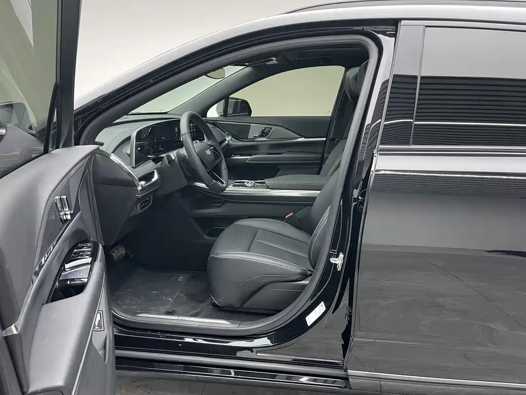 Cadillac XT5 2025 2.0T luxury model купить на сайте DeffCars