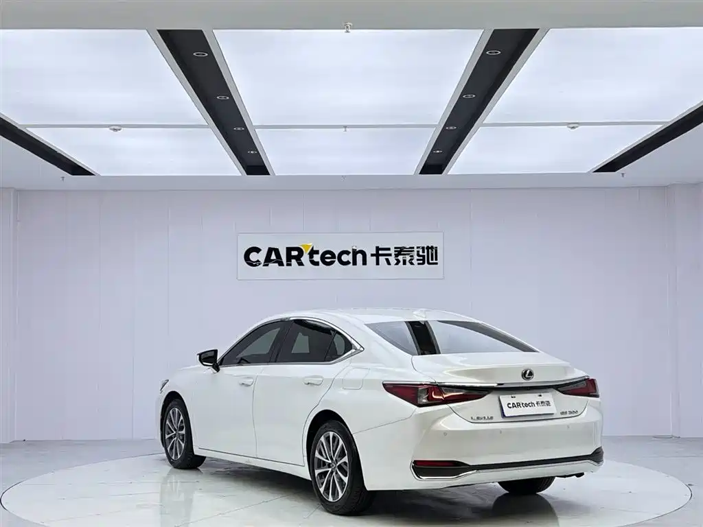 Lexus ES 2022 200 Excellence Edition купить на сайте DeffCars