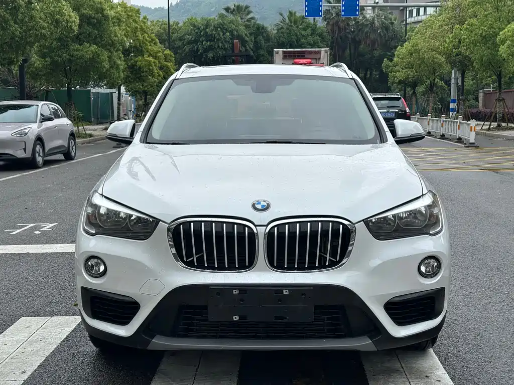 BMW X1 2016 sDrive18Li Fashion Model купить на сайте DeffCars