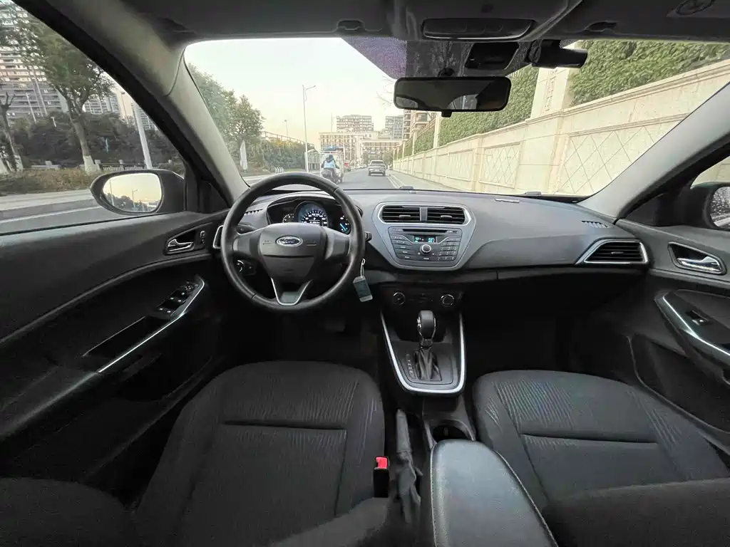 Escort 2019 facelift 1.5L automatic quality model (tire pressure monitoring) National VI купить на сайте DeffCars