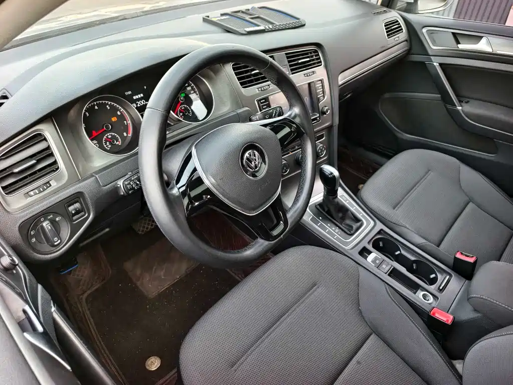 Golf 2015 1.6L automatic comfort type купить на сайте DeffCars