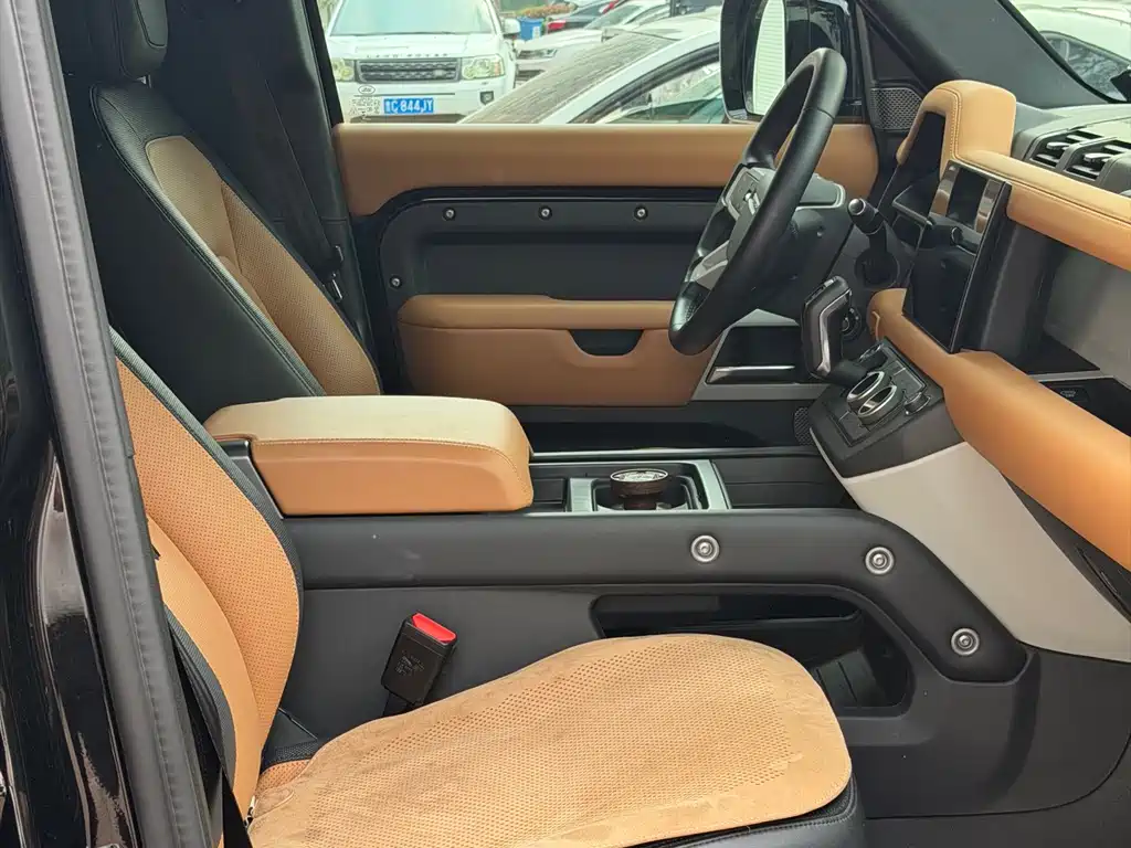Land Rover Defender 2024 110 3.0T P400 X-DYNAMIC HSE купить на сайте DeffCars