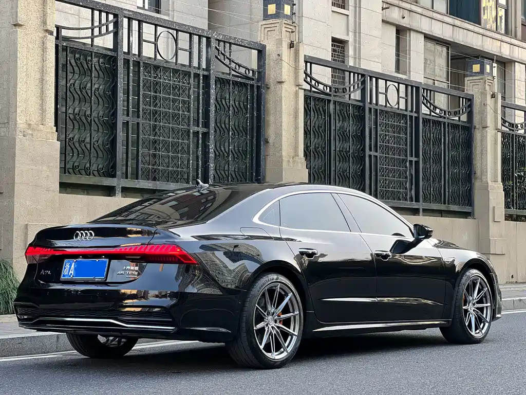 Audi A7L 2024 45TFSI quattro S-line vision type liquid crystal package купить на сайте DeffCars