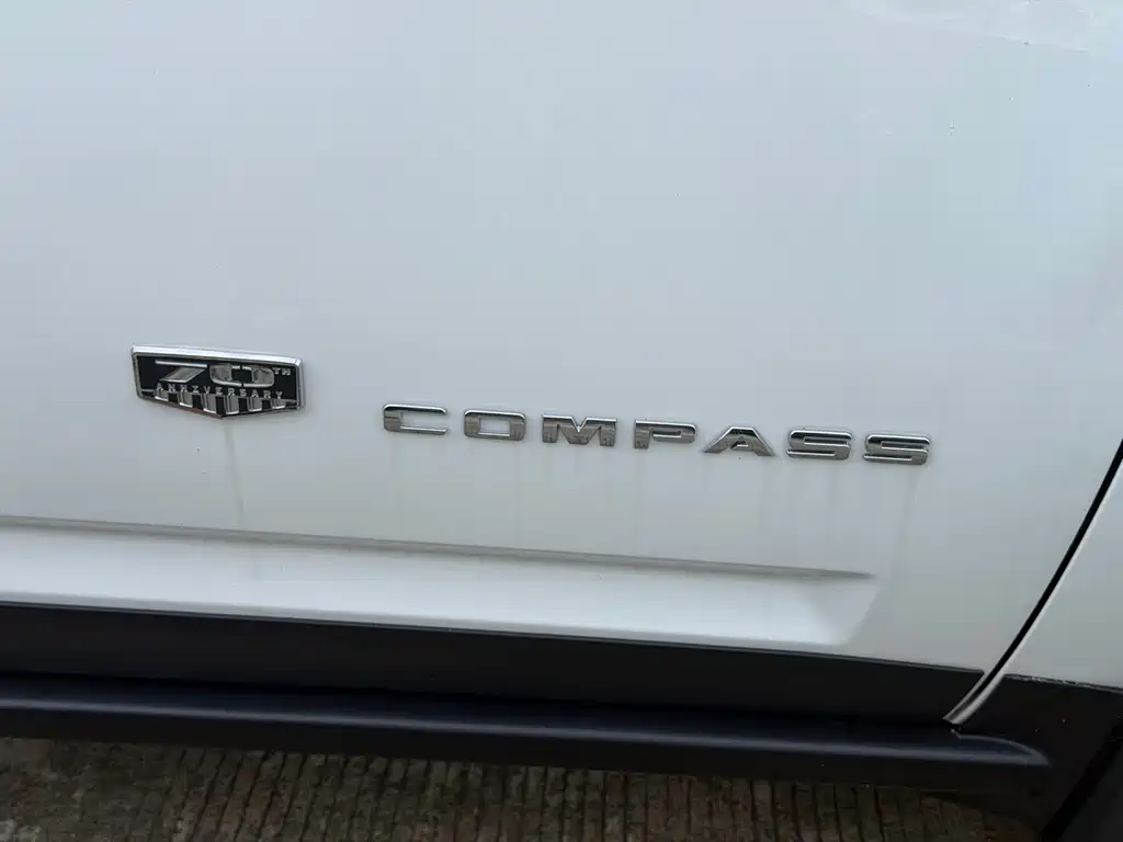 Compass imported 2013 2.0L two-wheel drive luxury version купить на сайте DeffCars