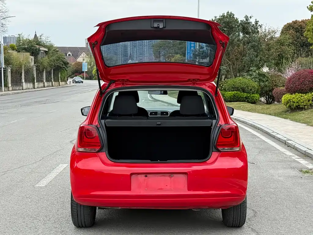 Polo 2013 1.4L manual comfort version купить на сайте DeffCars