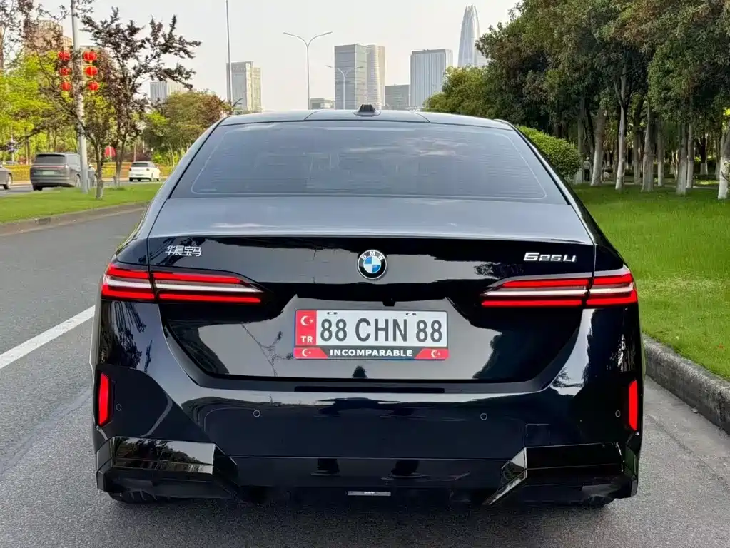 BMW 5 Series 2025 525Li M Sports Package купить на сайте DeffCars