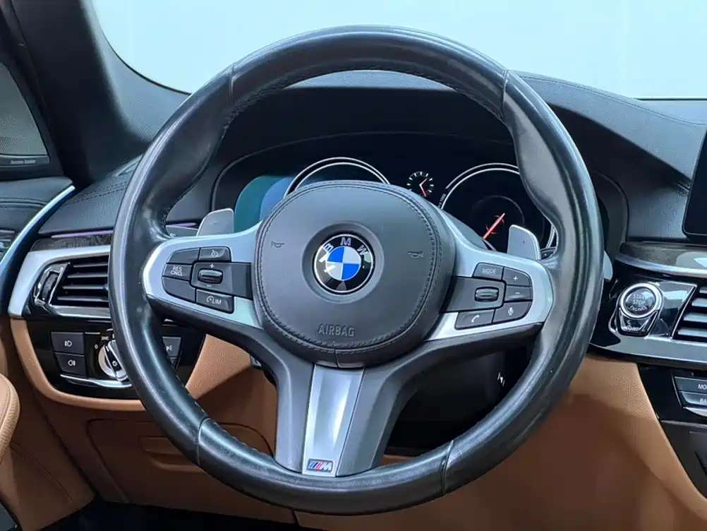 BMW 5 Series 2018 530Li Exclusive M Sports Package купить на сайте DeffCars