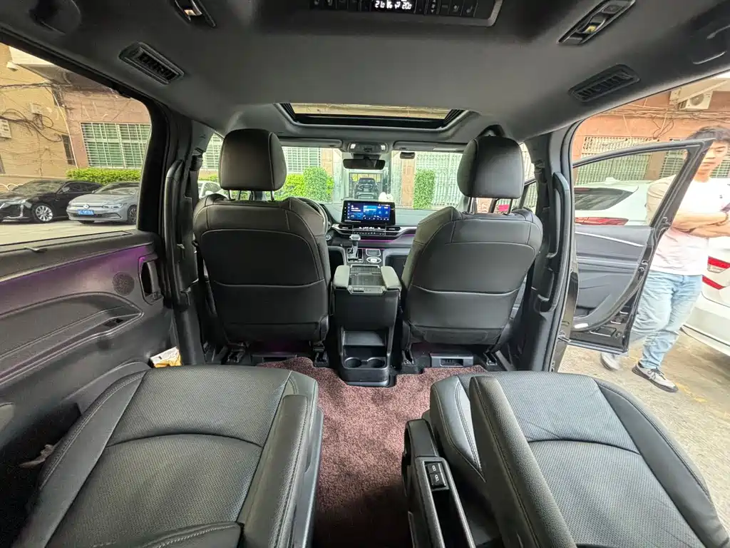 SIENNA 2023 2.5L Hybrid Premium Edition купить на сайте DeffCars