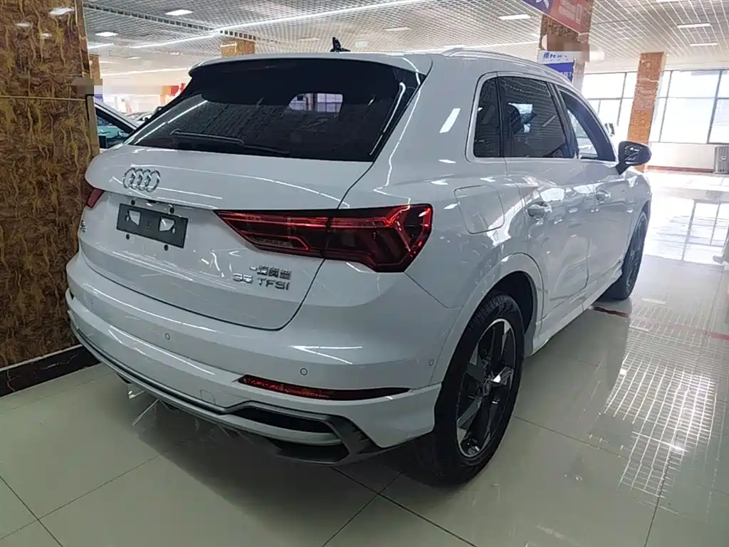 Audi Q3 2021 35 TFSI Fashionable and Dynamic купить на сайте DeffCars
