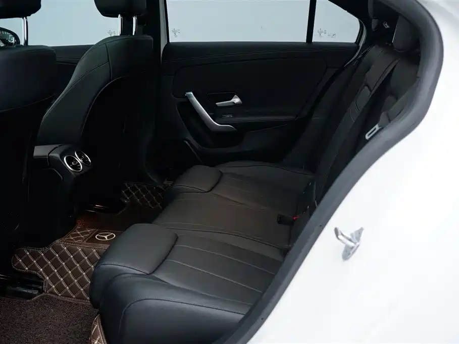 Mercedes-Benz A-Class 2022 Facelift A 200 L Sports Sedan Fashionable купить на сайте DeffCars