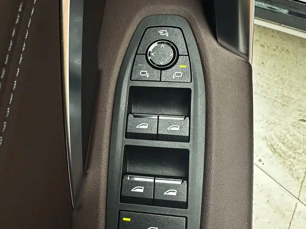 BMW X1 2023 sDrive20Li X Design Package купить на сайте DeffCars