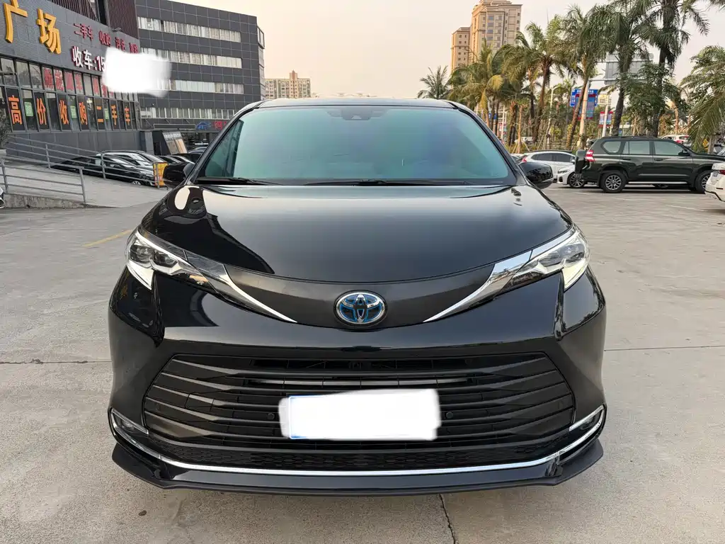 SIENNA 2023 2.5L Hybrid Comfort Edition купить на сайте DeffCars