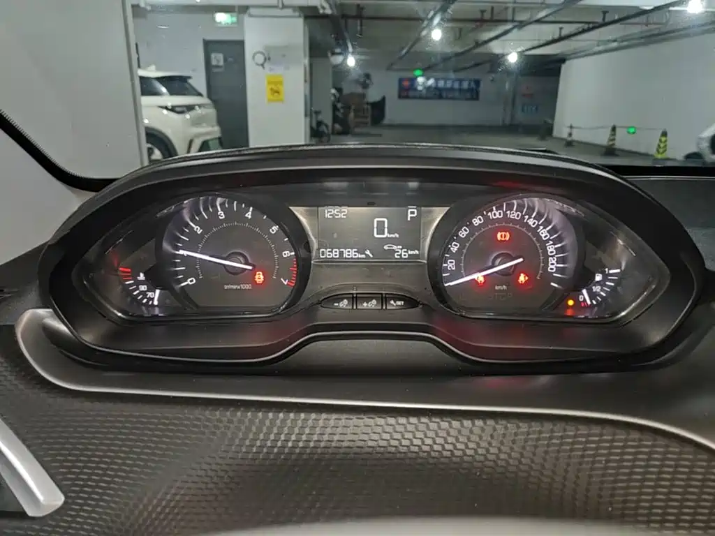Peugeot 2008 2014 1.6L automatic trendy version купить на сайте DeffCars