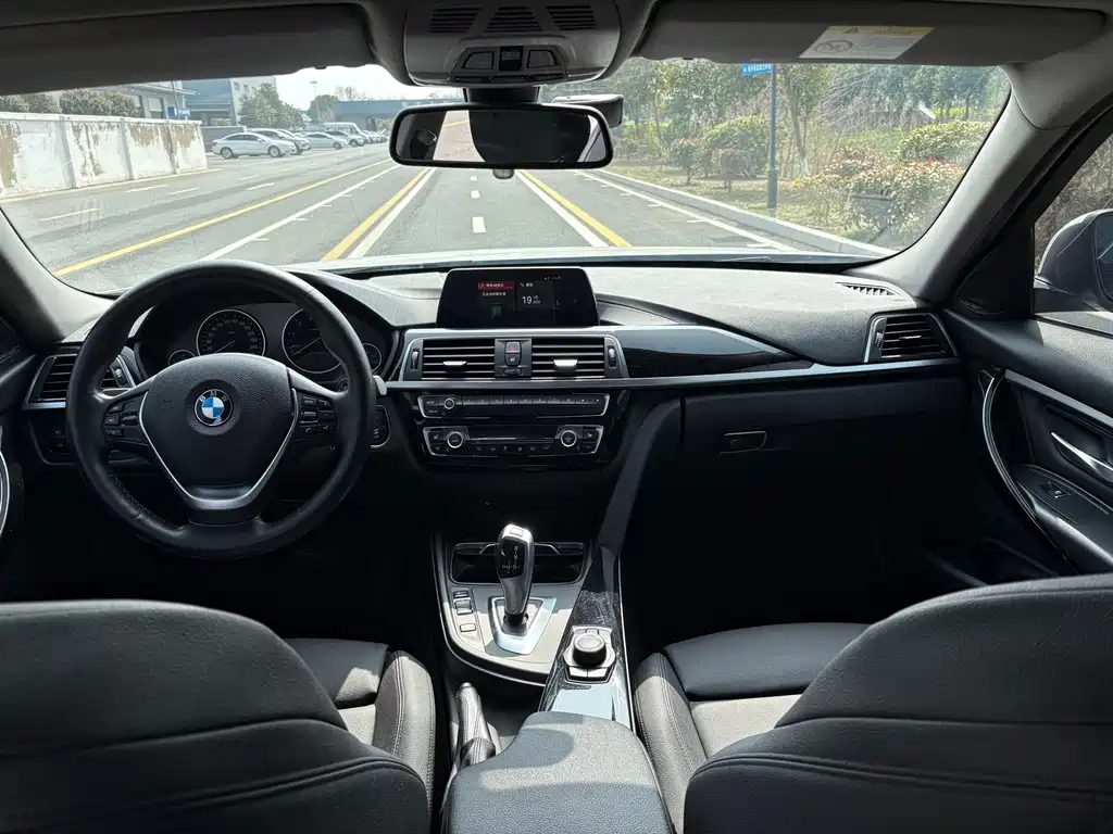 BMW 3 Series 2018 320Li Fashion Model купить на сайте DeffCars