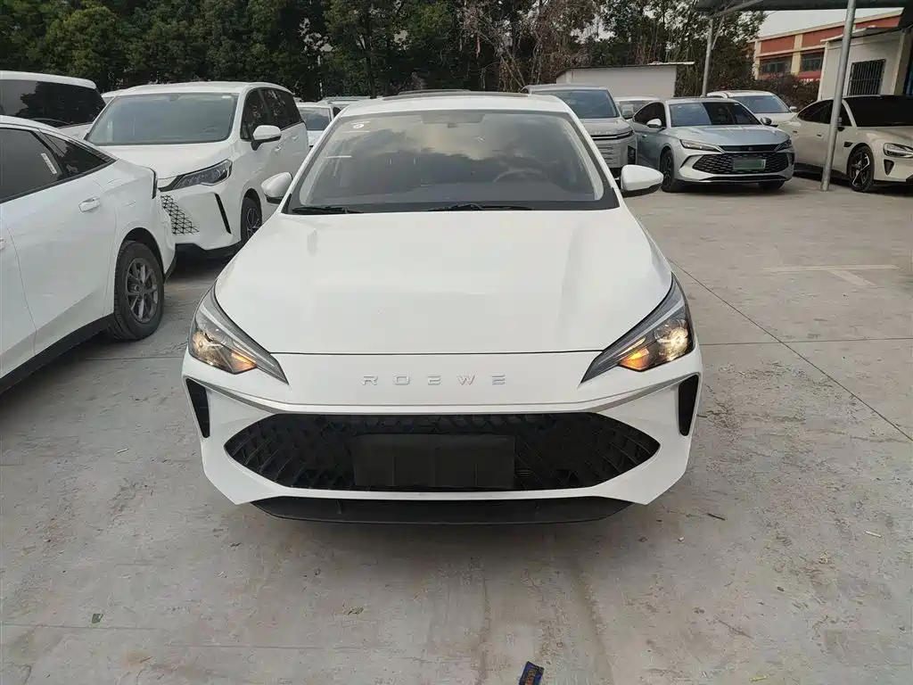 Roewe i5 2026 1.5L CVT Deluxe Edition купить на сайте DeffCars