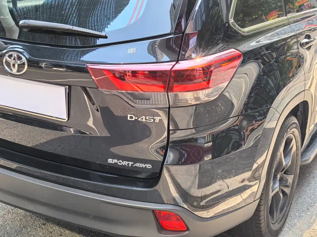 Highlander 2018 2.0T four-wheel drive knight version, 7 seats, National VI купить на сайте DeffCars