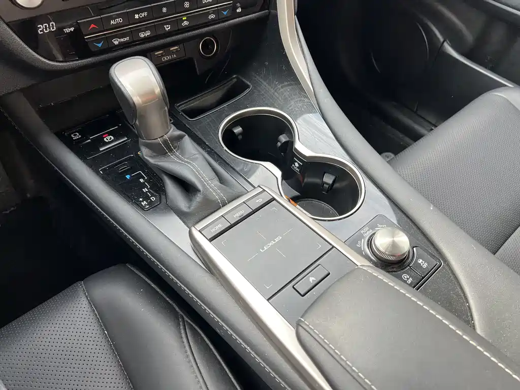 Lexus RX 2020 facelift 300 two-wheel drive elite version купить на сайте DeffCars