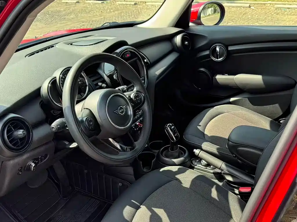MINI 2018 1.5T ONE five-door version купить на сайте DeffCars