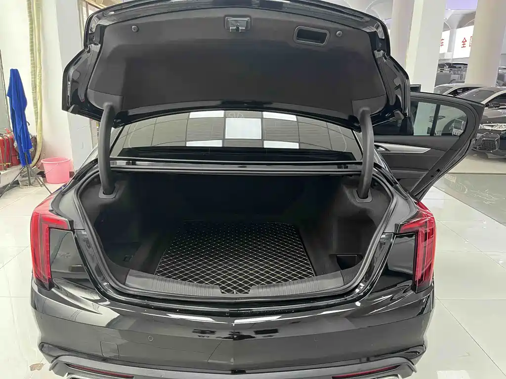 Cadillac CT5 2024 28T Luxury Pro купить на сайте DeffCars