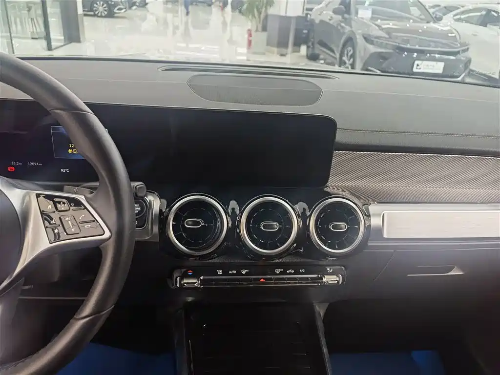 Mercedes-Benz GLB 2024 facelift GLB 200 dynamic version купить на сайте DeffCars