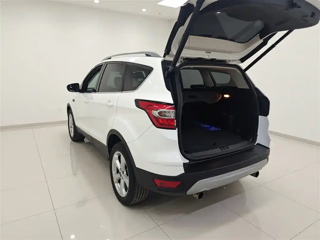 Escape 2018 EcoBoost 180 two-wheel drive luxury wing купить на сайте DeffCars